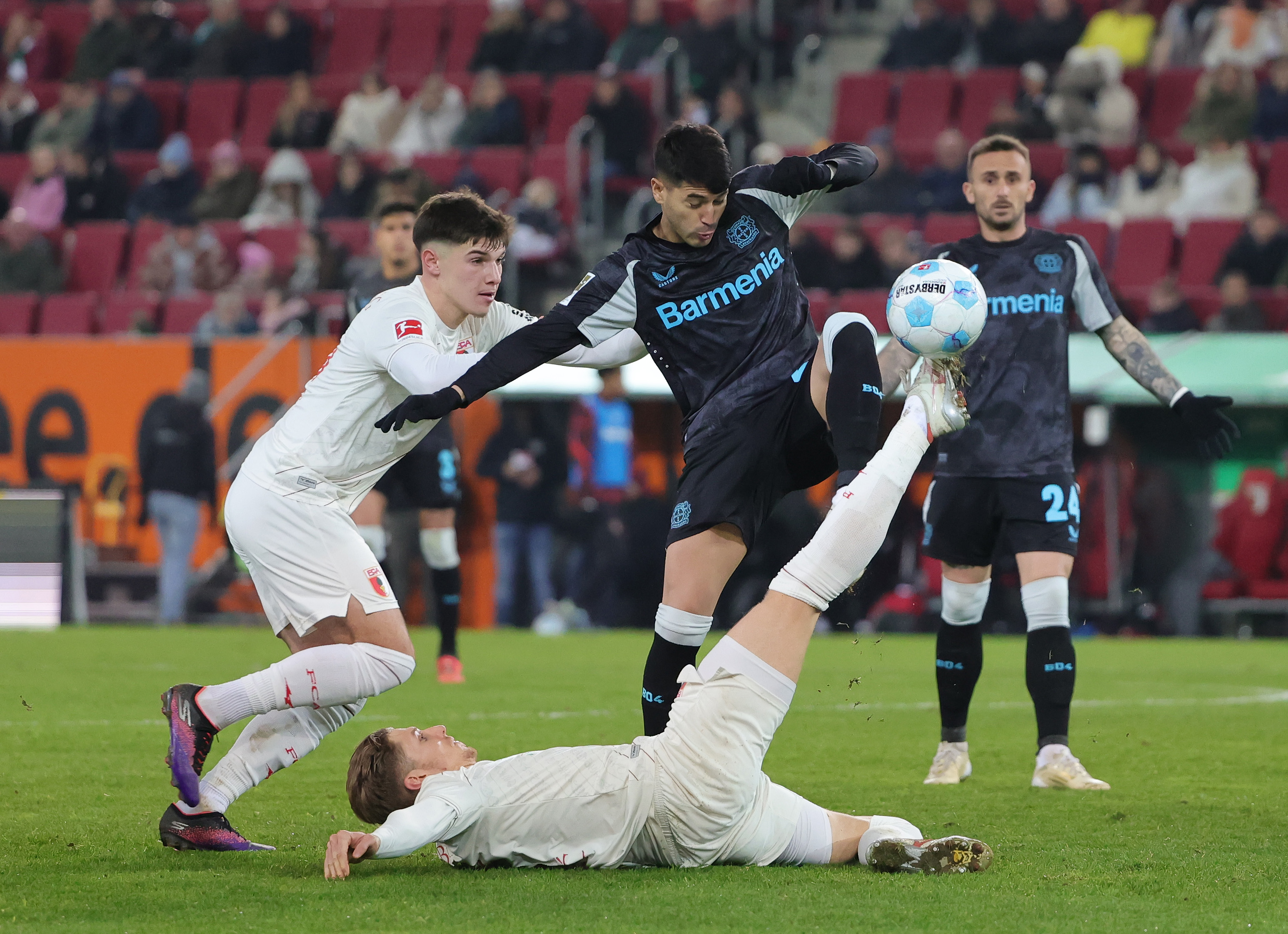 转折点！勒沃库森造点机会，德甲加时末段攻防权衡，气氛紧张，高层口径保持一致(德甲小钢炮奖杯)